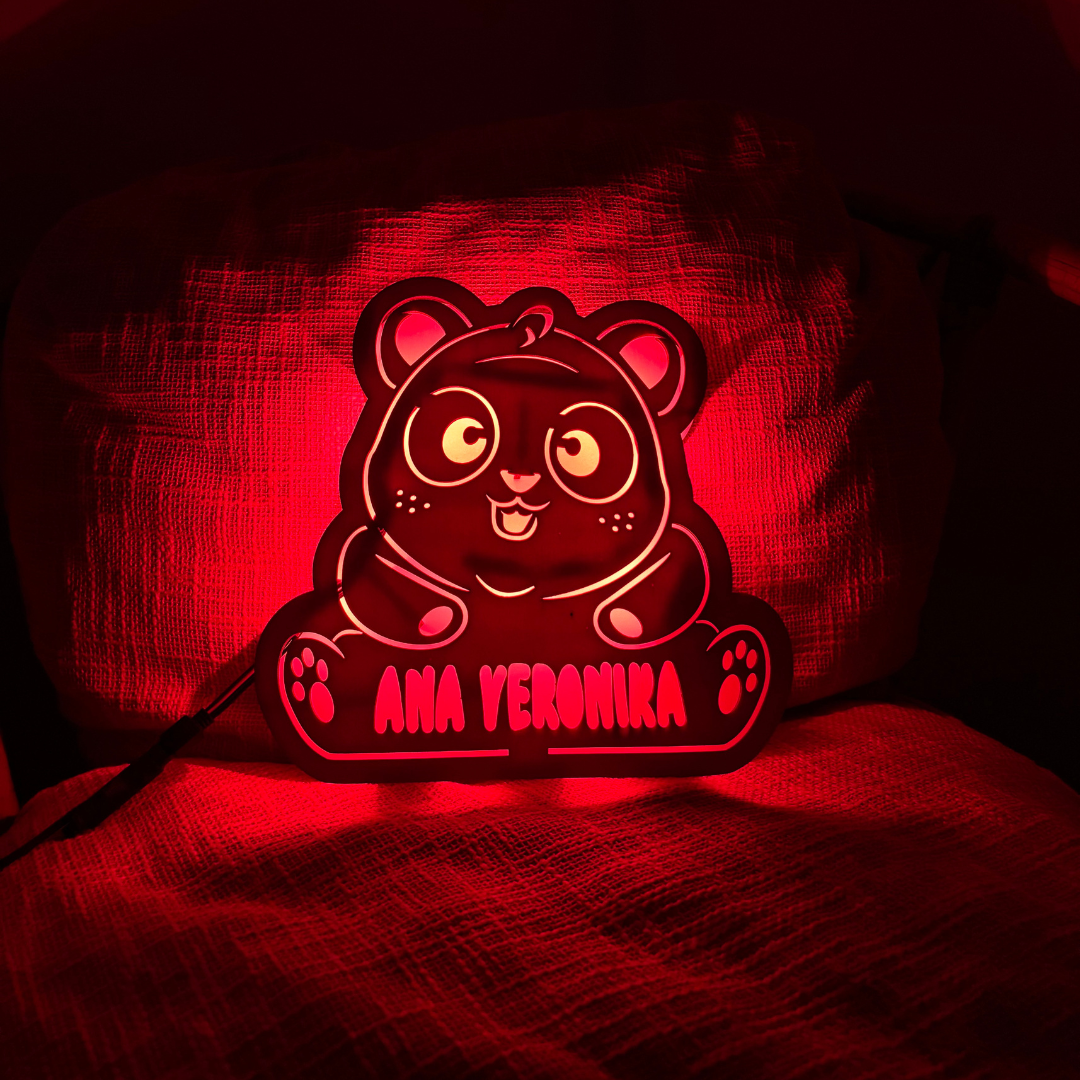 Lesena lučka panda z imenom - Pandaglow