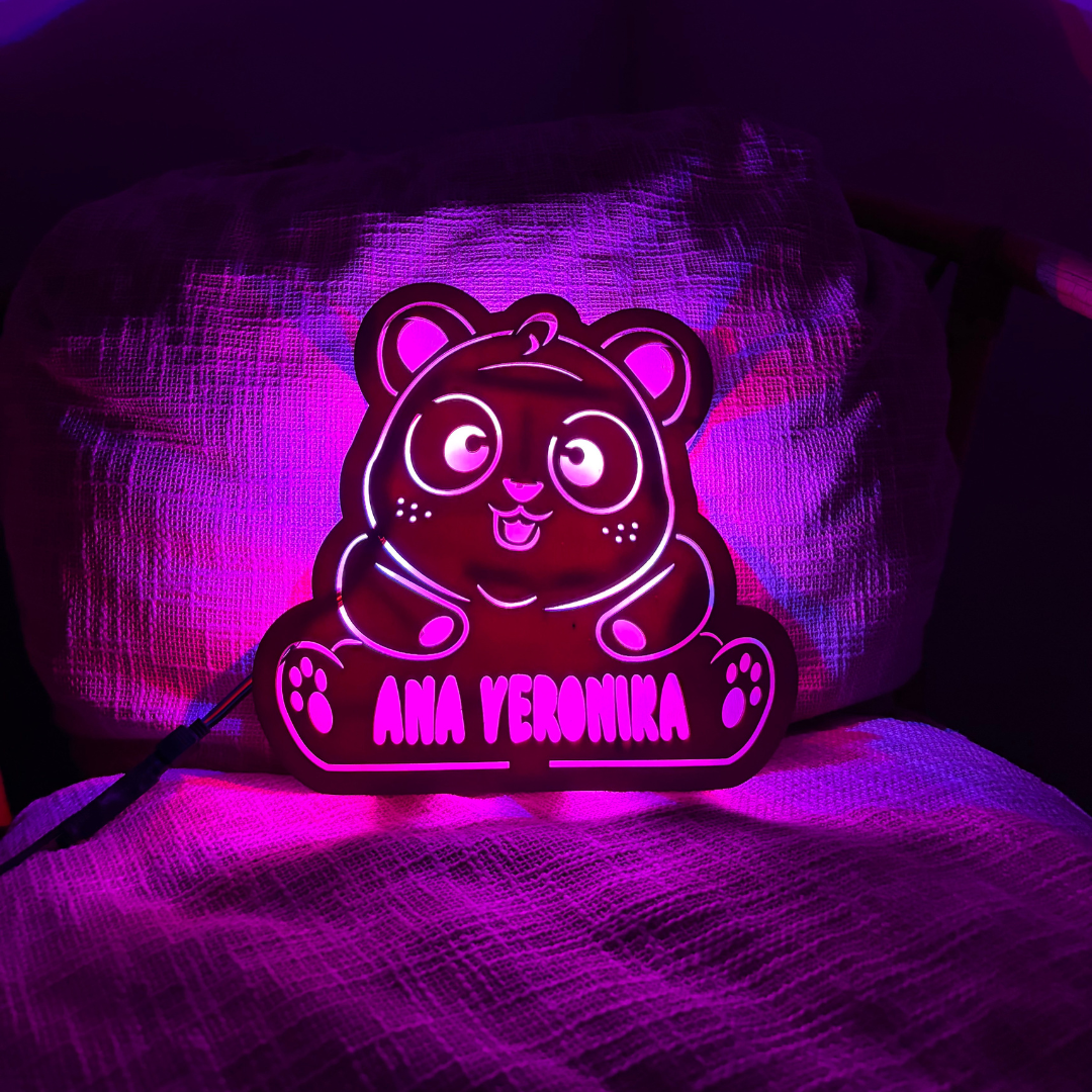 Lesena lučka panda z imenom - Pandaglow